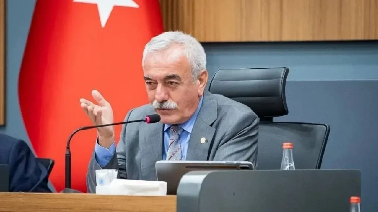 İzmir Büyükşehir Belediye Meclisi CHP Grup Başkan Vekili Altan İnanç,