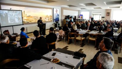 Bergama Belediye Başkanı Prof. Dr. Tanju Çelik, 137 mahalle muhtarıyla