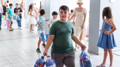 Buca Belediyesi, "Kapakları Topluyoruz, Engelleri Aşıyoruz" kampanyasıyla 4 tona yakın