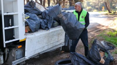 Buca Kaynaklar'da düzenlenen etkinlikte ormandan 300 poşet çöp toplandı. İşte