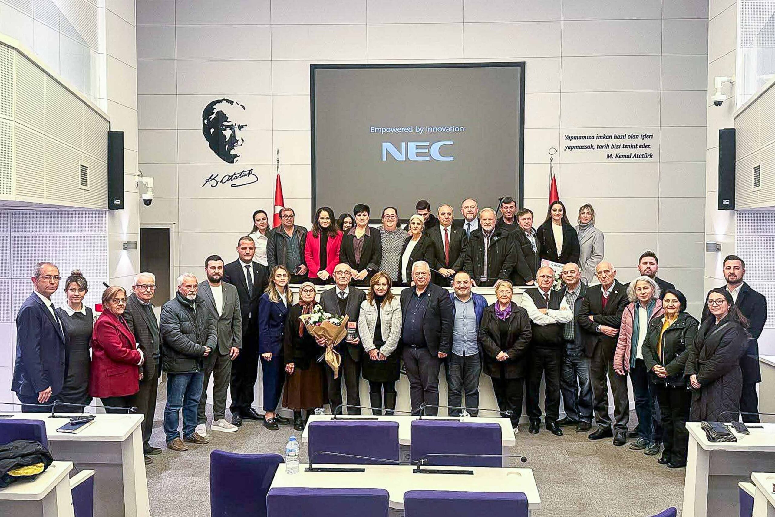 Buca Türkçe eğitim söyleşisi ile Balkanlar'da ana dil mücadelesi masaya