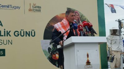 Başkan Cemil Tugay, İzmir Kooperatifçilik Buluşması'nda üreticiye 550 milyon TL'lik