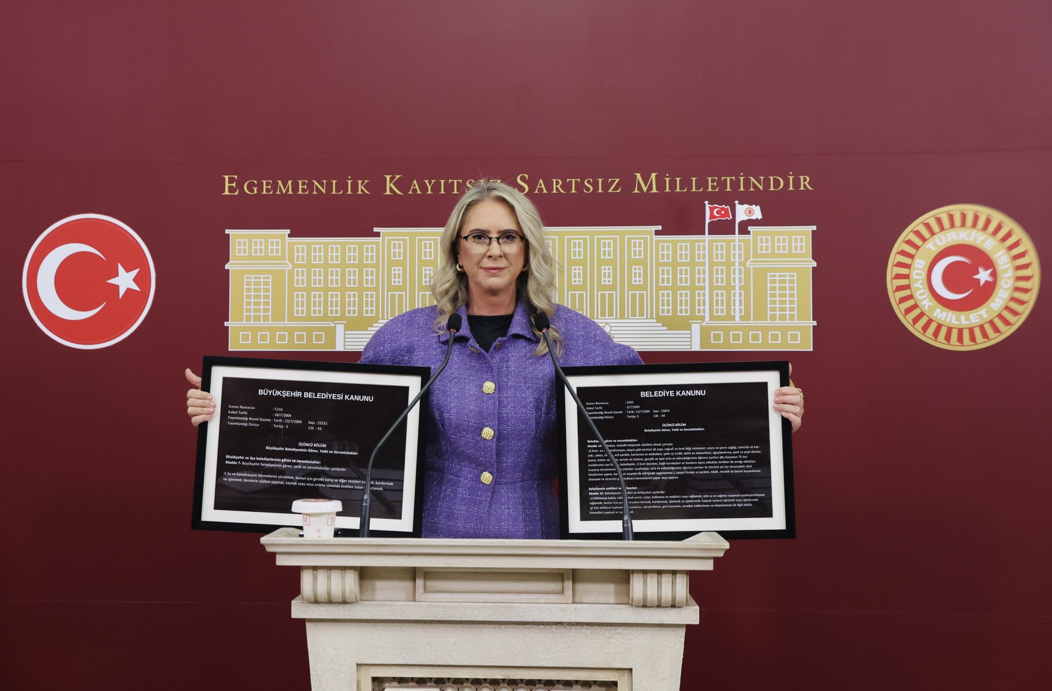 Cemil Tugay, AK Partili Ceyda Bölünmez Çankırı'nın eleştirilerine sosyal medyadan