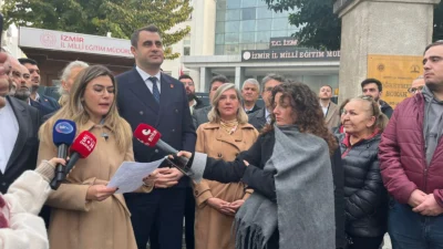 CHP İzmir İl Başkanı Çağatay Güç, Kınık’ta bir ilkokulda çocuklara