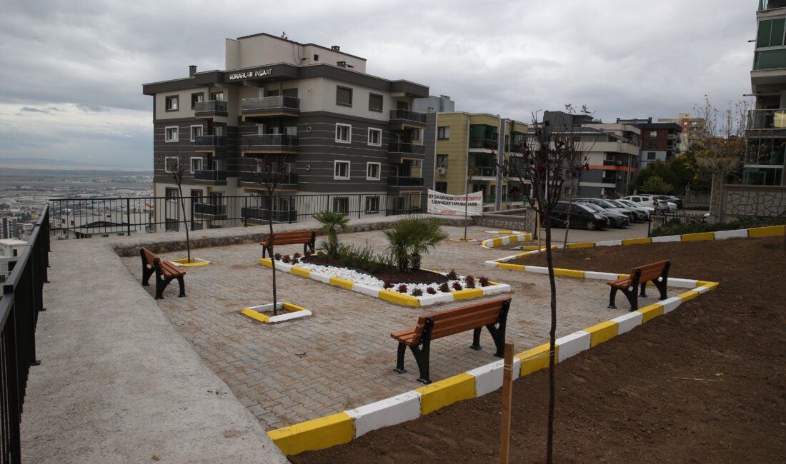 Çiğli Belediyesi, Esentepe Mahallesi'nde yol ve istinat duvarı çalışmalarını tamamladı.