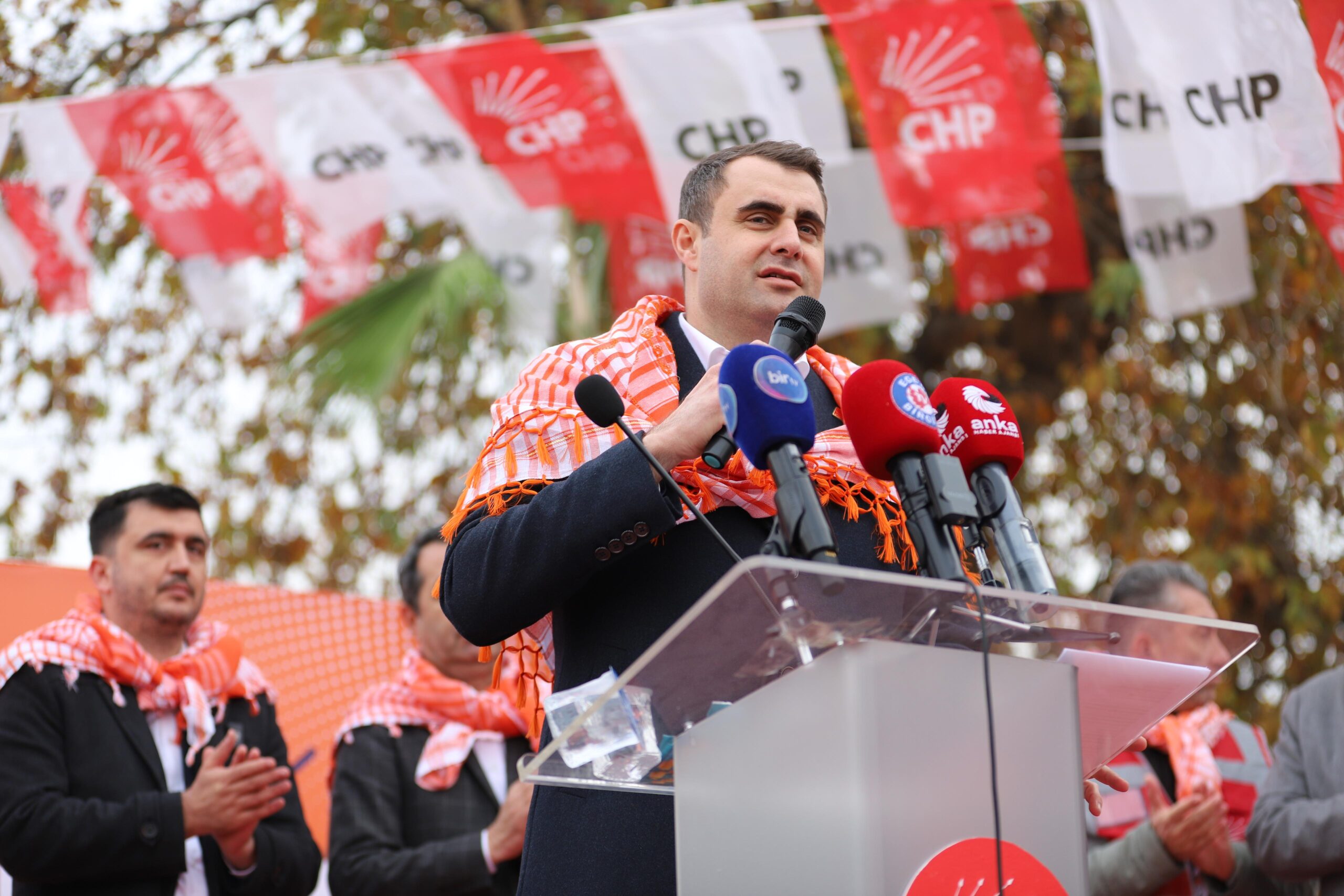 Menderes Gümüldür'de binlerce üretici mandalina fiyatlarına ve artan maliyetlere isyan
