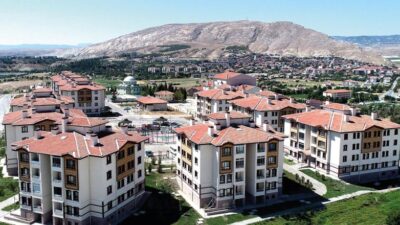 İzmir Güzelbahçe'de teknik şartname nedeniyle iptal edilen 1090 konutluk dev