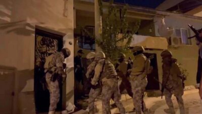 İzmir'de FETÖ'nün mahrem yapılanmasına yönelik düzenlenen eş zamanlı operasyonda 15