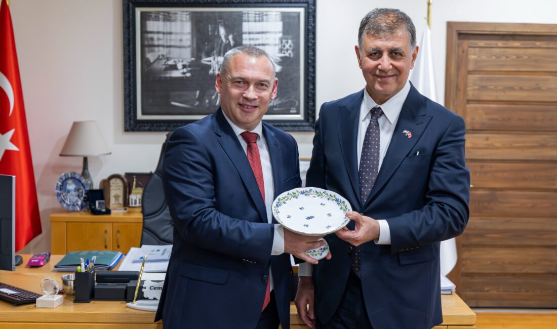 Macaristan’ın İstanbul Başkonsolosu Laszlo Keller, İzmir Büyükşehir Belediye Başkanı Dr.