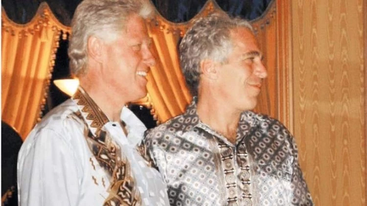 ABD Adalet Bakanlığı'nın yayımladığı yeni Epstein dosyalarında Bill Clinton'ın fotoğrafları