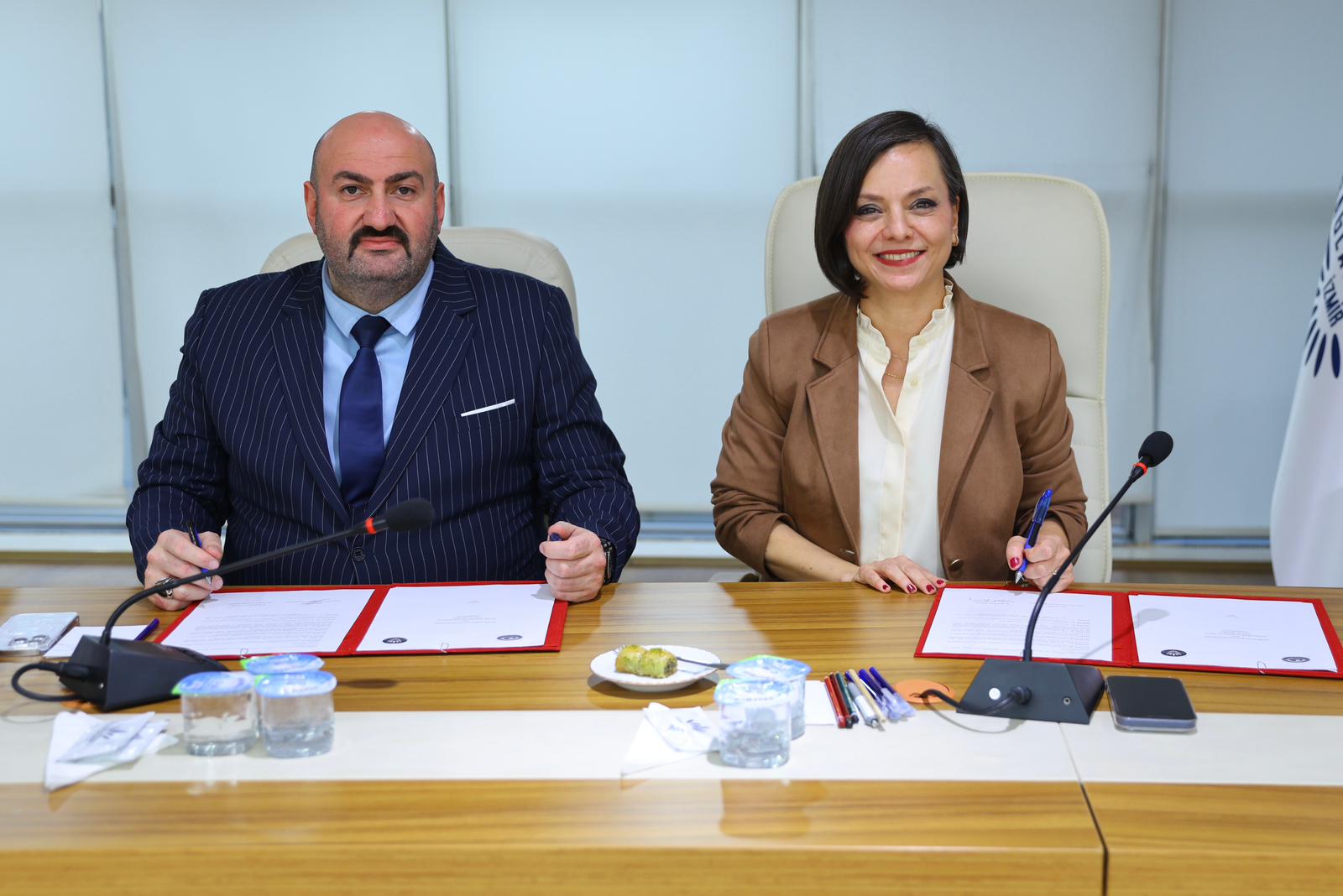Karabağlar Belediyesi ve İzmir Fırıncılar Odası iş birliğiyle her gün