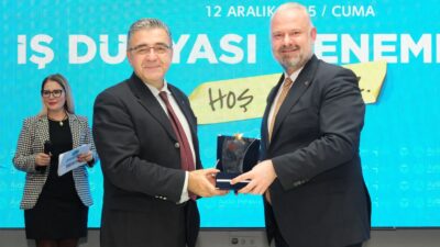 Menemen Belediyesi'nin düzenlediği İş Dünyası Buluşması'nda Başkan Aydın Pehlivan, göreve