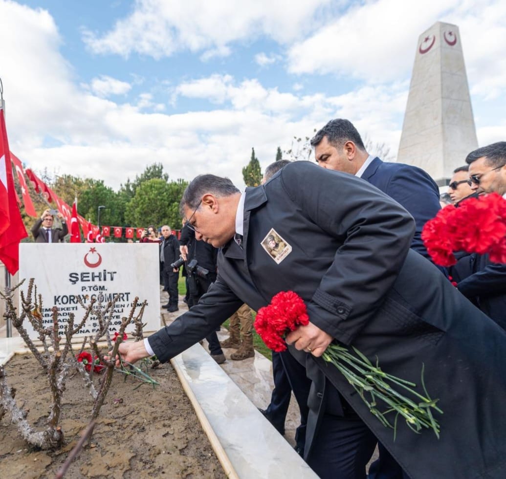İzmir, devrim şehitleri Asteğmen Kubilay, Bekçi Hasan ve Bekçi Şevki’yi