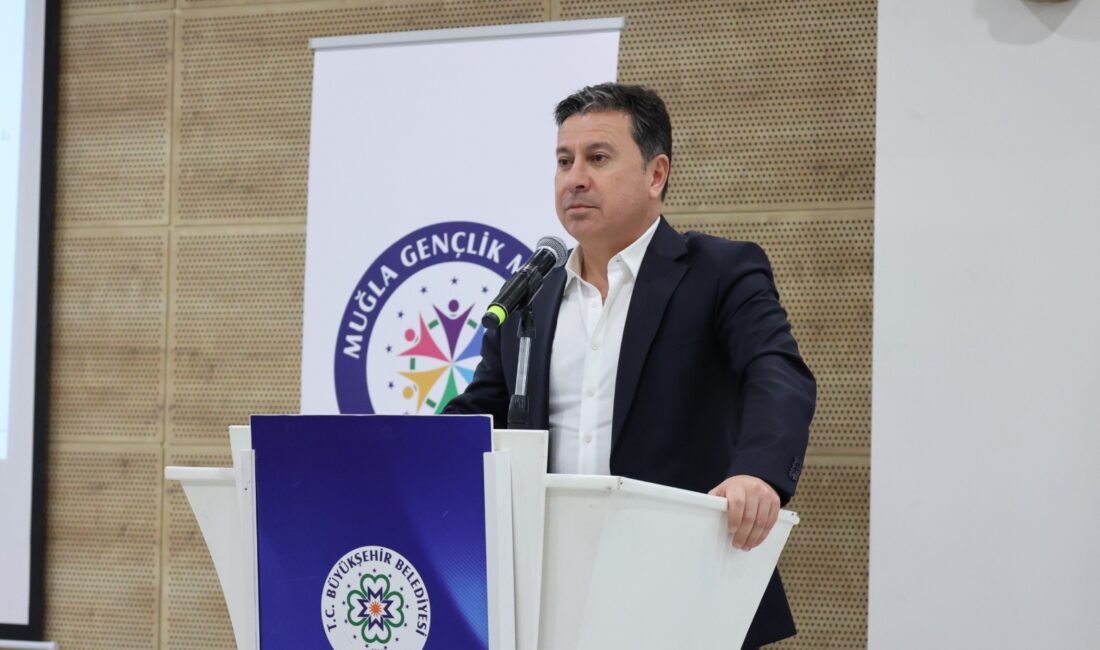 Muğla Büyükşehir Belediye Başkanı Ahmet Aras, Gençlik Meclisi buluşmasında MSKÜ