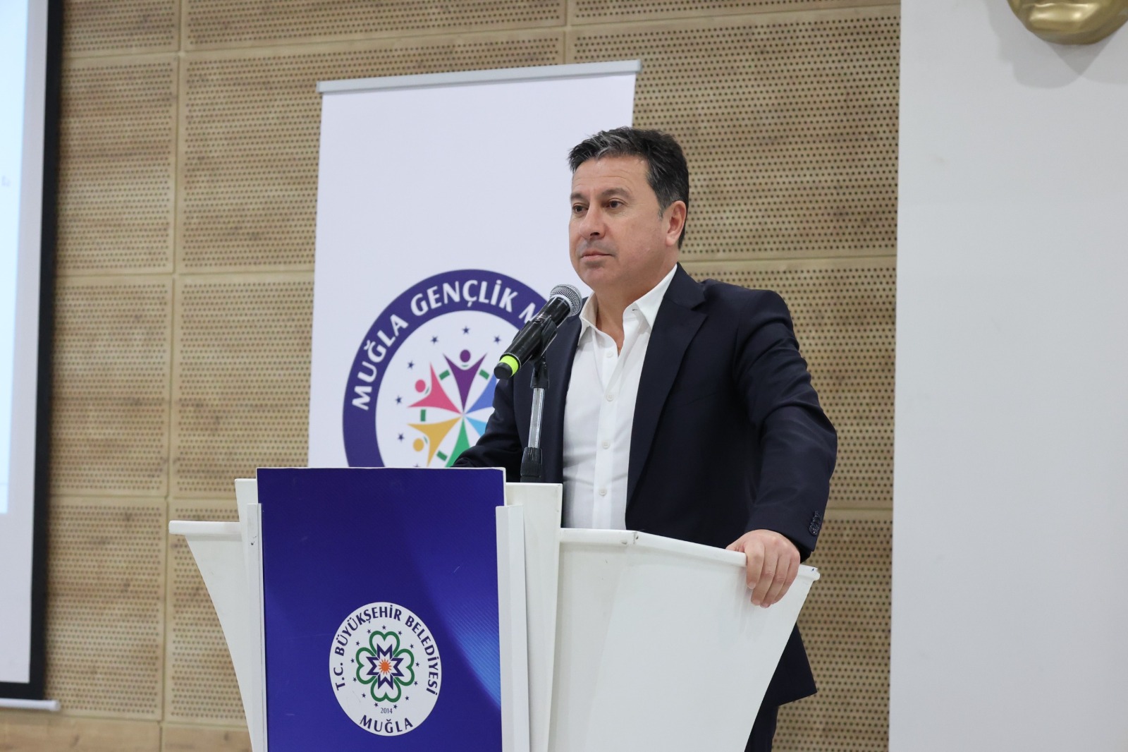 Muğla Büyükşehir Belediye Başkanı Ahmet Aras, Gençlik Meclisi buluşmasında MSKÜ