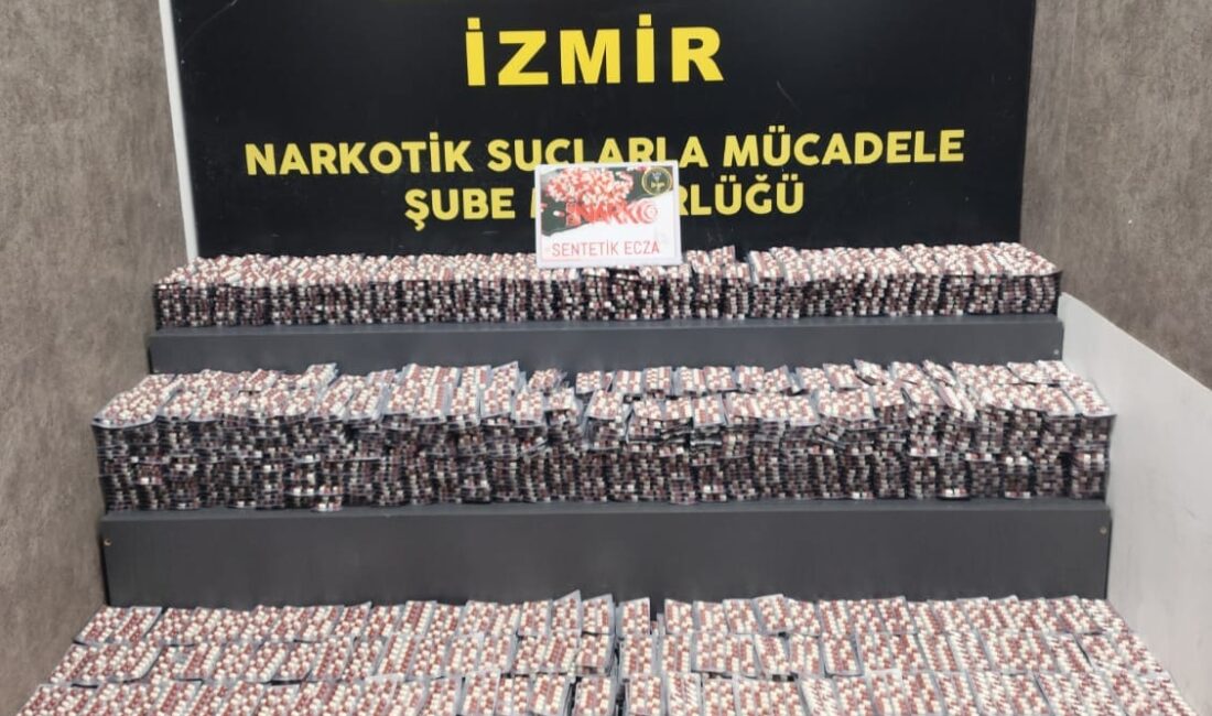 İzmir Narkotik Polisi, Bayraklı'da sokak satıcılarına dağıtılmaya hazırlanan bir adrese