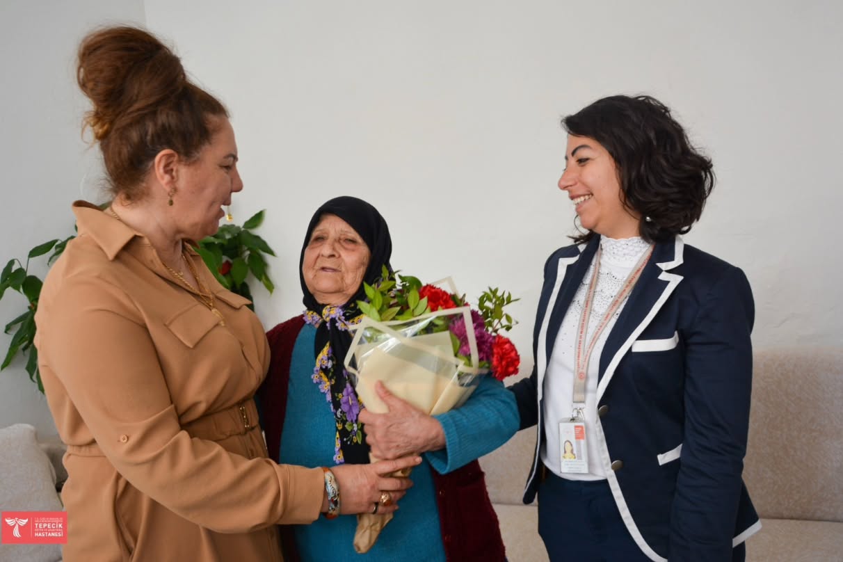Tepecik EAH Uzmanı Doç. Dr. Nil Tekin, yaşlılar için hayati