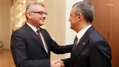 CHP lideri Özgür Özel, KKTC'de Cumhurbaşkanı Tufan Erhürman ile görüştü