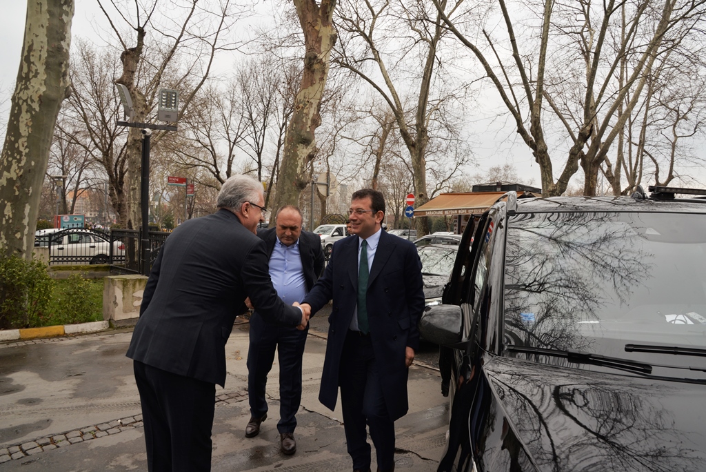 İstanbul Emniyeti Mali Şube ekipleri İBB'ye operasyon düzenledi. Genel Sekreter