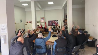 İzmir'de Kars Selim Mollamustafa Köyü Derneği'nin genel kurulunda Seringül Kurşun