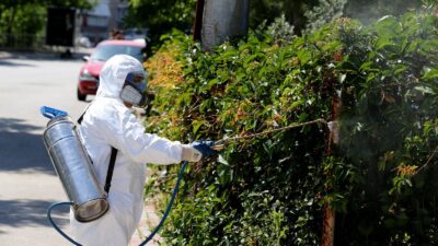 Karşıyaka Belediyesi, yazın oluşacak haşere istilasını önlemek için yeraltı sistemlerinde
