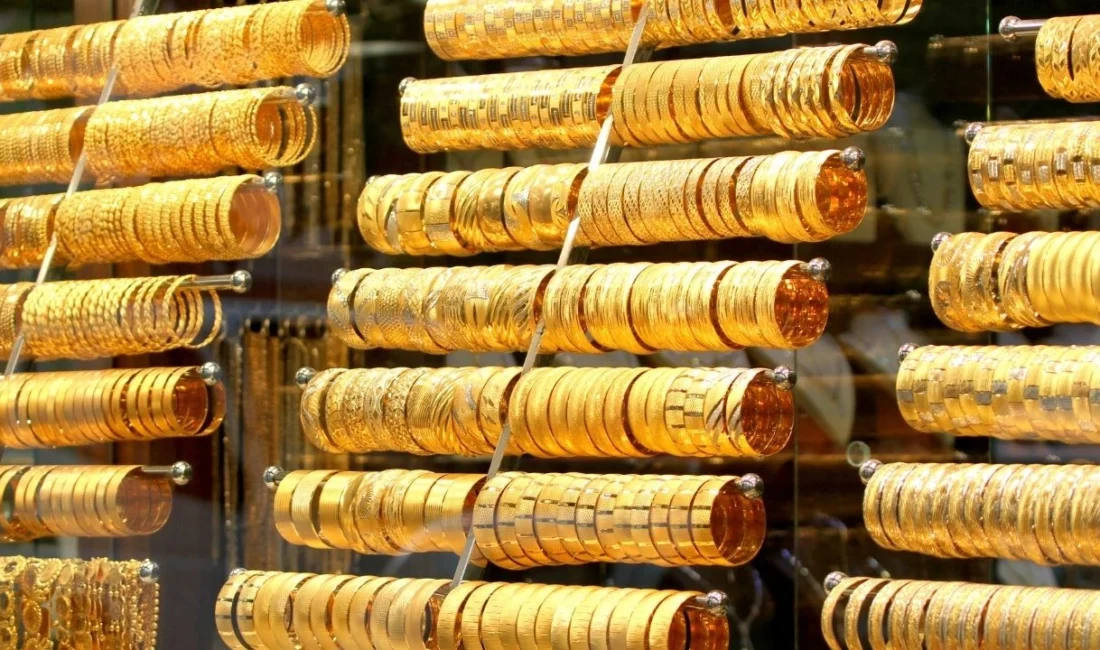 Altın 2025'te 4.531 dolarla rekor kırdı! Yüzde 74'lük dev artışın