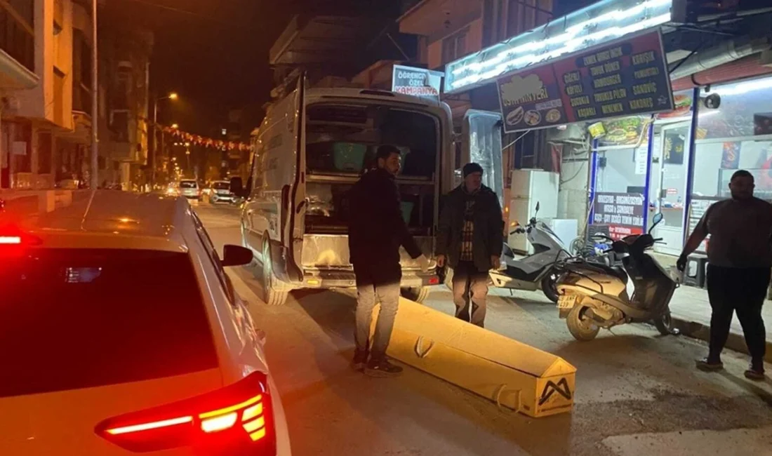 Manisa’nın Alaşehir ilçesinde kirasını ödemeyince şüphelenen emlakçı gerçeği ortaya çıkardı.