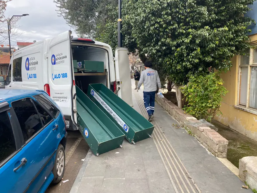 Antalya Serik’te aile faciası yaşandı. Bir kişi eşini ve 7