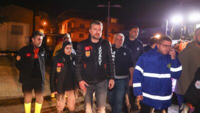 Buca’da metrekareye 80 kg yağış düştü. Başkan Görkem Duman gece