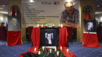 Gazeteci-yazar Uğur Mumcu, katledilişinin 33. yılında Buca Belediyesi tarafından düzenlenen