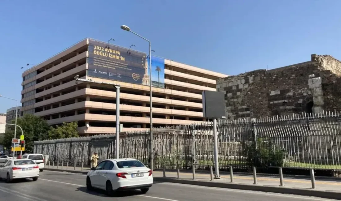 Çankaya Katlı Otoparkı 1 Ocak'ta kapandı! İzmir Büyükşehir Belediyesi, otoparkın