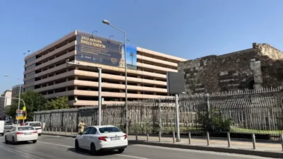 Çankaya Katlı Otoparkı 1 Ocak'ta kapandı! İzmir Büyükşehir Belediyesi, otoparkın