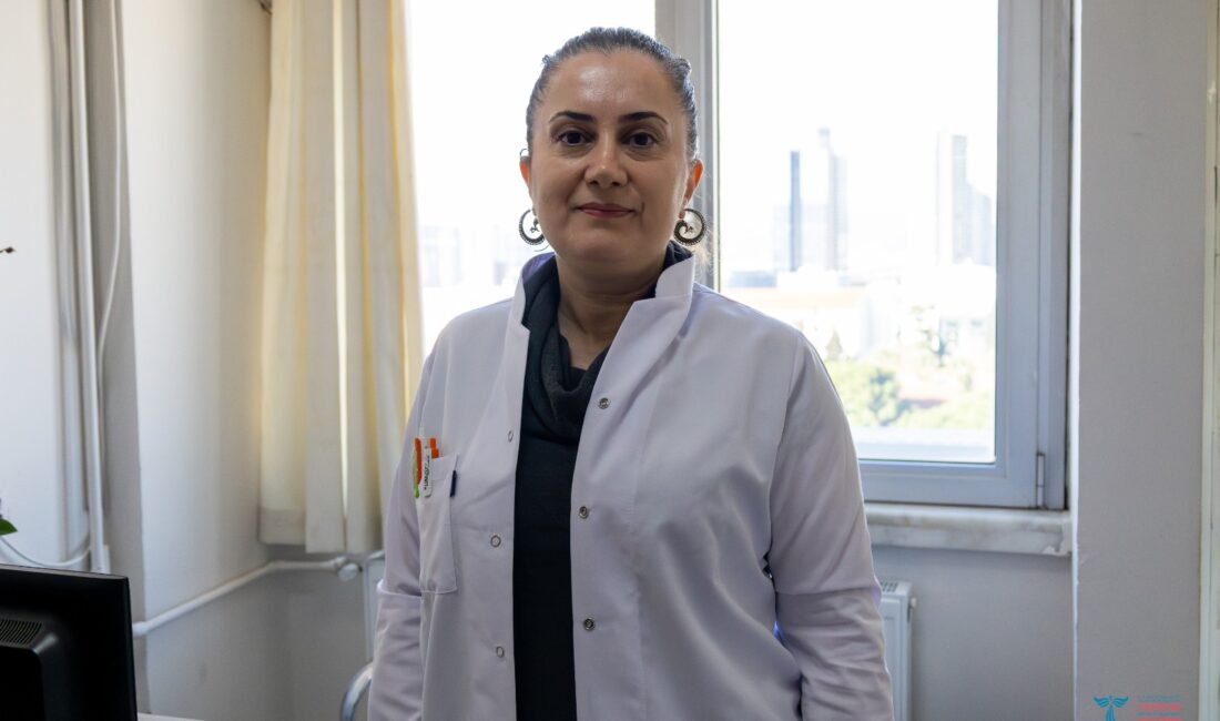 Dikkat Bitki çayları zarar verebilir: Bir fincan şifa zehir olabilir Bitki çaylarının zararları sanıldığından büyük. Uzmanlar uyarıyor: Bilinçsiz tüketilen bir