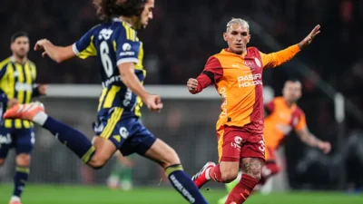 Süper Kupa Fenerbahçe’nin oldu. Sarı-lacivertliler, Galatasaray’ı 2-0 mağlup ederek finalde
