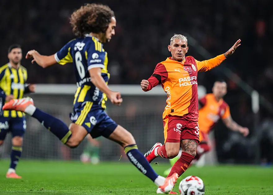 Fenerbahçe 2-0 kazandı, kupayı Olimpiyat’ta kaldırdı Süper Kupa Fenerbahçe’nin oldu. Sarı-lacivertliler, Galatasaray’ı 2-0 mağlup ederek finalde