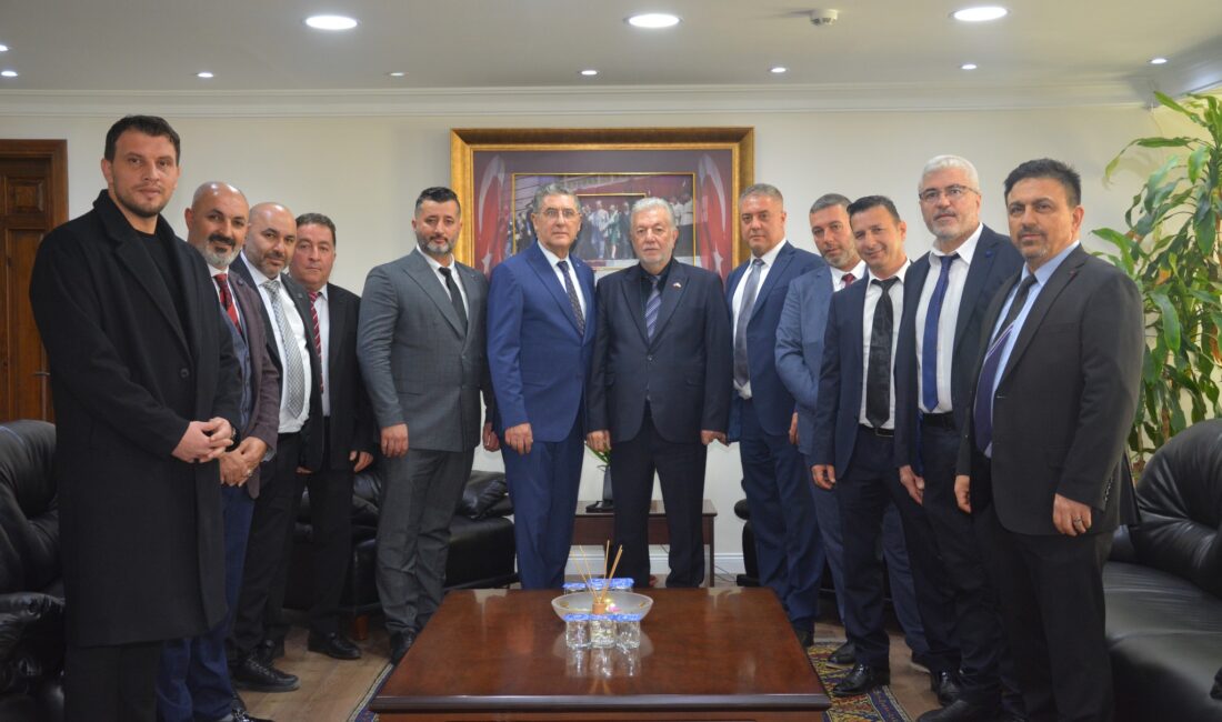 Hasan Basri Bostancı’dan güçlü dönüş: İzmir’de yeni dönem başladı Hasan Basri Bostancı yeniden başkan seçildi. İzmir’de yeni dönem, emniyet