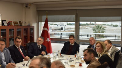 İAOSB ziyaretiyle Başkan Cemil Tugay ve CHP İzmir İl Yönetimi