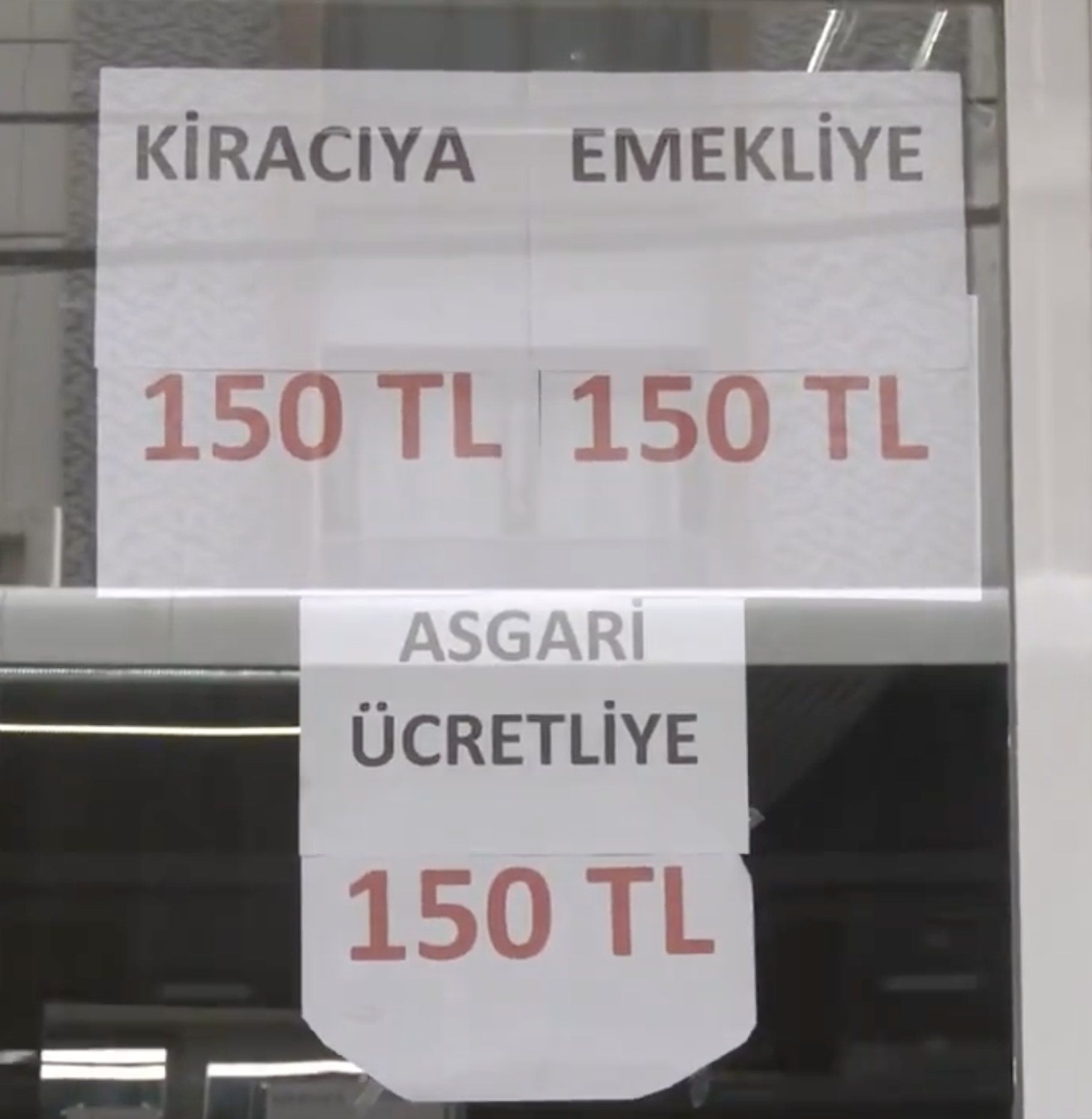 İzmir berber indirimiyle gündem oldu. 400 TL olan tıraş ücreti