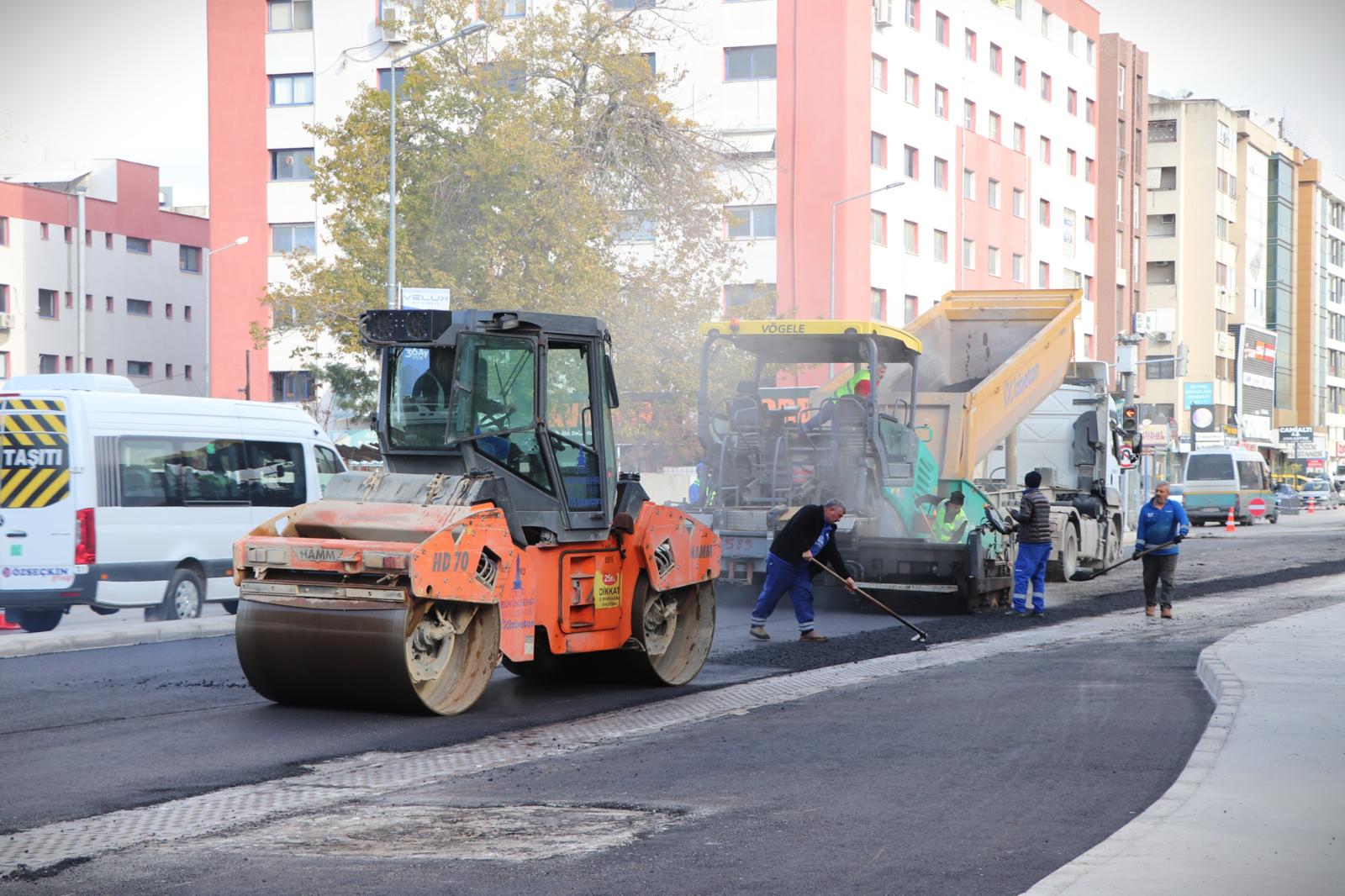 İzmir asfalt seferberliği 2026'ya hızlı girdi! Konak, Bayraklı, Tire ve