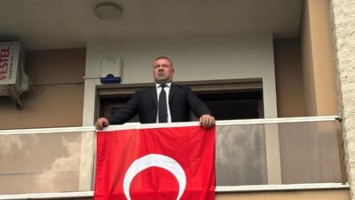 Türk bayrağına saldırıya İzmir’den sert tepki. Meclis Üyesi Latif Aydemir,