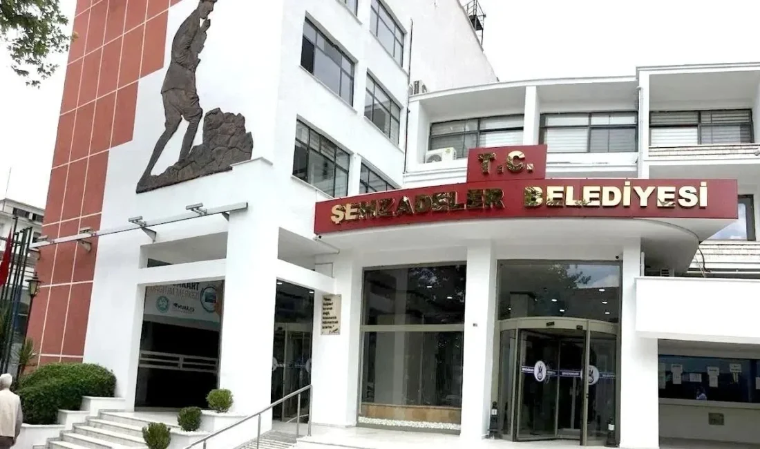 Ahmet Anıl Ceylan istifa etti! Şehzadeler Belediye Başkan Yardımcısı Ceylan,