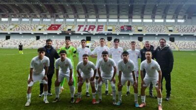 Tire Belediyespor U18 takımı namağlup şampiyon! 1957 Menderes Spor'u 2-1