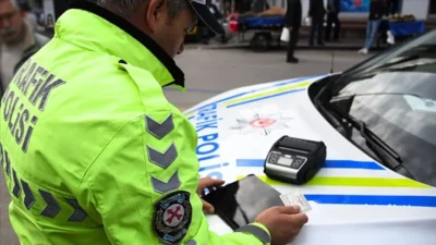 Yeni trafik cezaları Meclis gündeminde. Hız, kırmızı ışık, trafik magandalığı