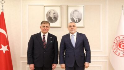 Başkan Cemil Tugay, Bakan Işıkhan ile İzmir Büyükşehir'in dev borç