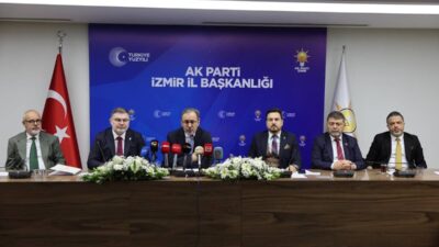 AK Parti İzmir heyeti, CHP'den gelen 'sahada yoklar' eleştirilerine Kemeraltı