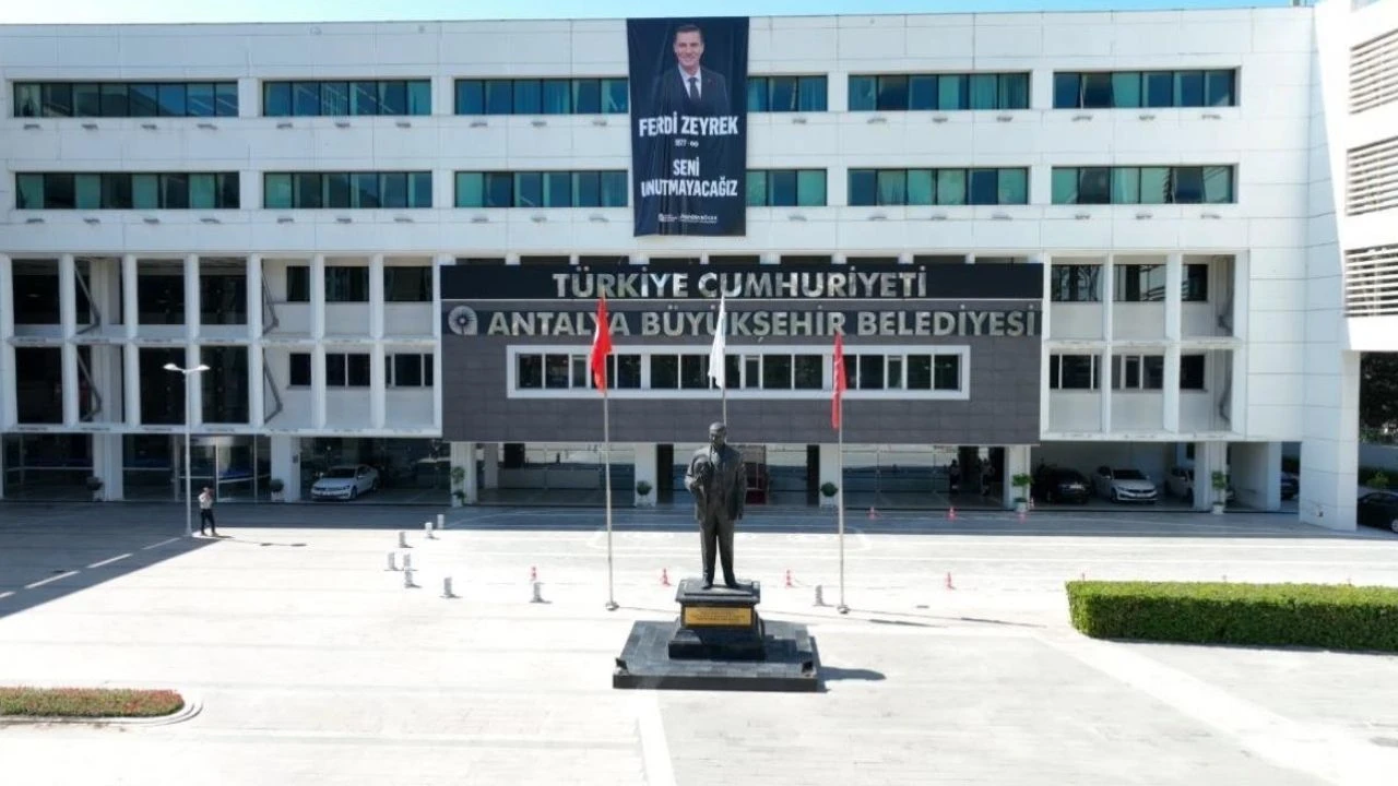 Antalya Büyükşehir Belediyesi operasyonu kapsamında ASAT ve ALDAŞ birimlerine baskın
