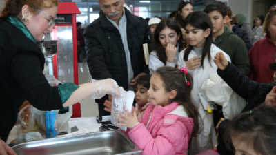 Çiğli Belediyesi'nin düzenlediği Sömestr Sinema Günleri, Başkan Yıldız'ın katılımıyla coşkulu