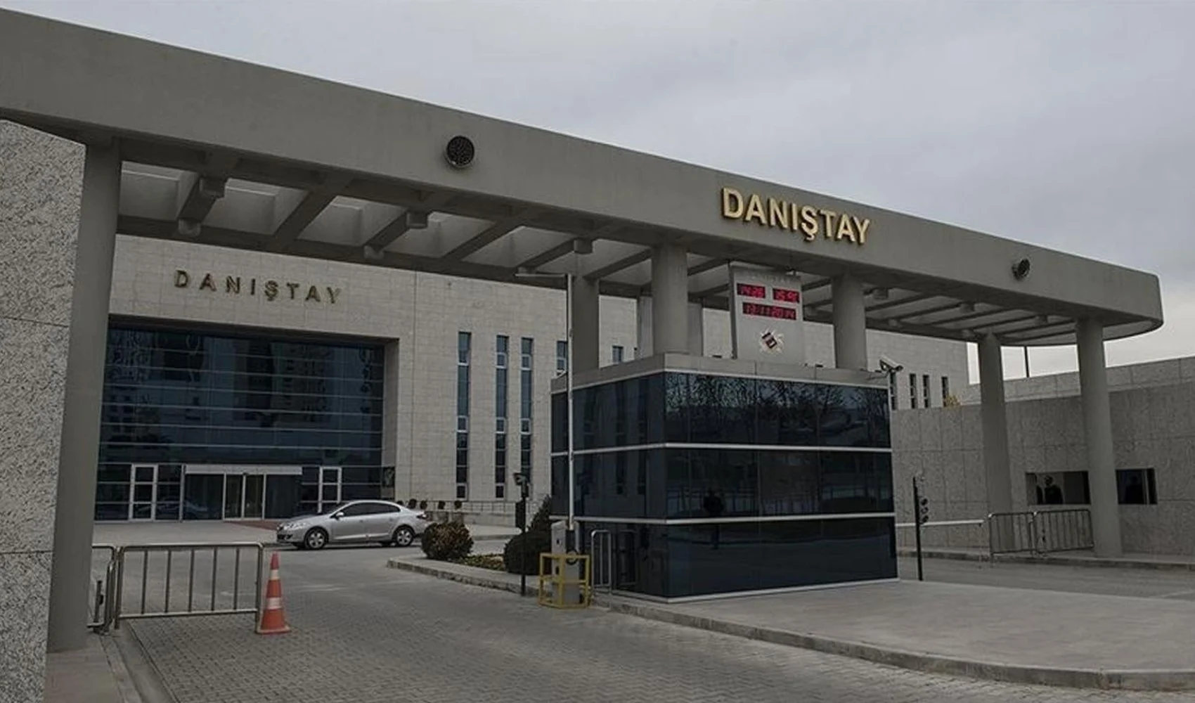 Danıştay 1. Dairesi'nde yeni başkan yarın seçiliyor. Adaylar Mustafa Gökçek
