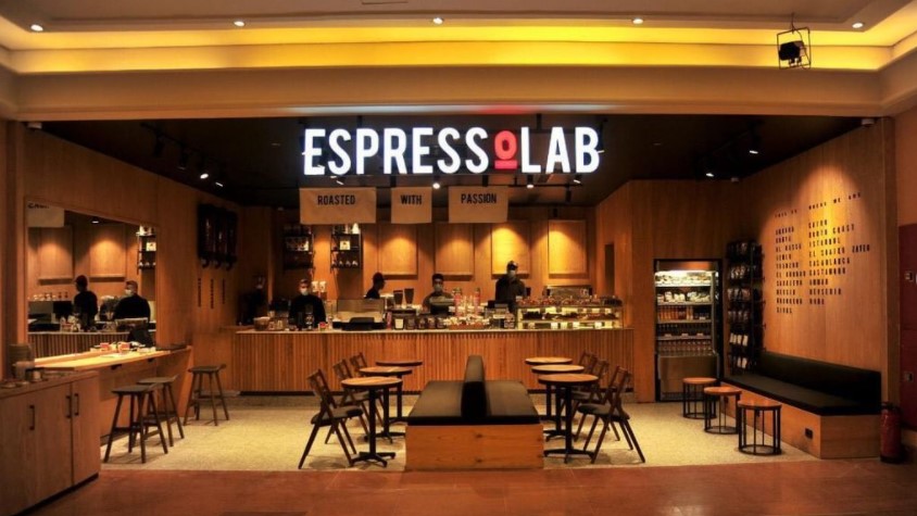 CHP'nin boykot listesinden yeni çıkan Espressolab, partinin Beşiktaş mitingine yüzlerce
