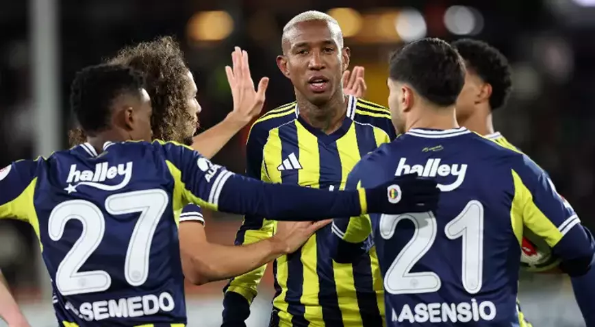 Fenerbahçe, Alanya deplasmanında Talisca'nın yıldızlaştığı maçta 3-2 galip gelerek Galatasaray